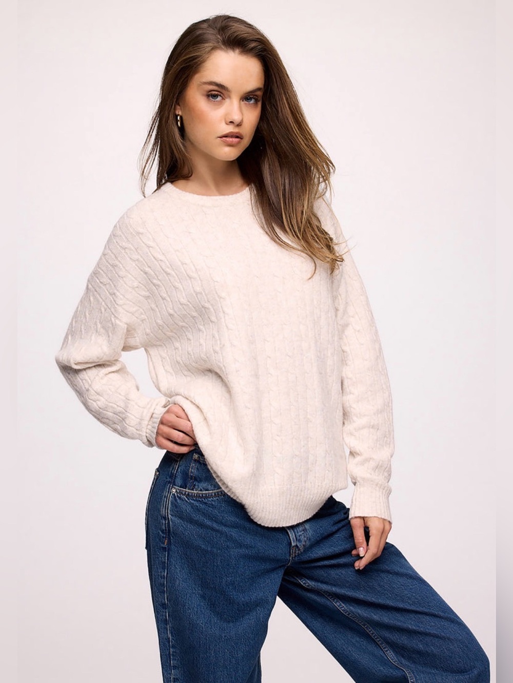 Nuuds
Cozy Knit Cable Crewneck Sweater